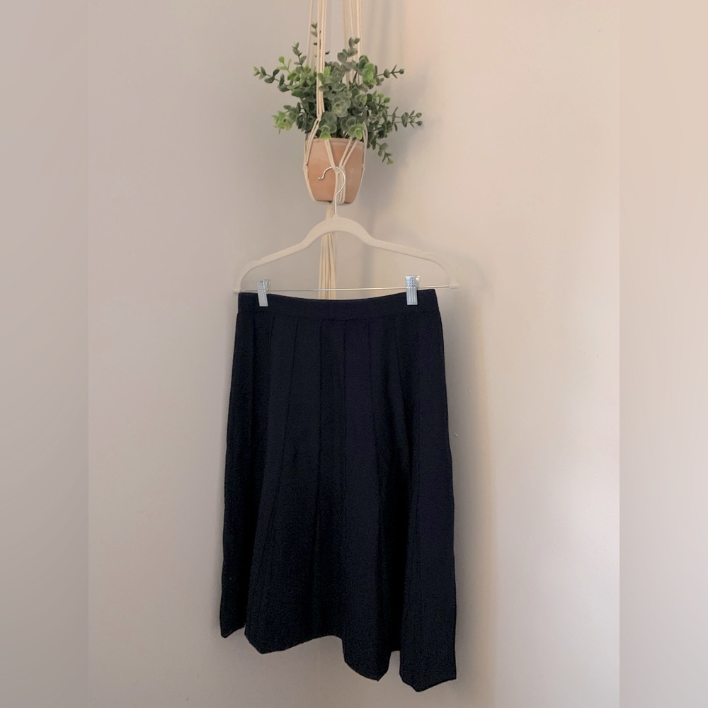 St. John Basic A-Line Navy Skirt Size 8